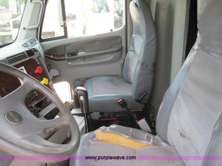 image for item 4461 1999 Freightliner Century Class semi truck