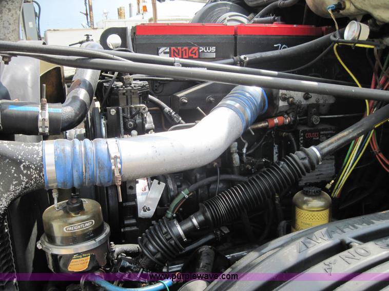 image for item 4461 1999 Freightliner Century Class semi truck