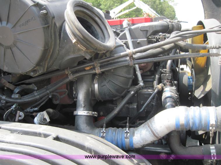 image for item 4461 1999 Freightliner Century Class semi truck