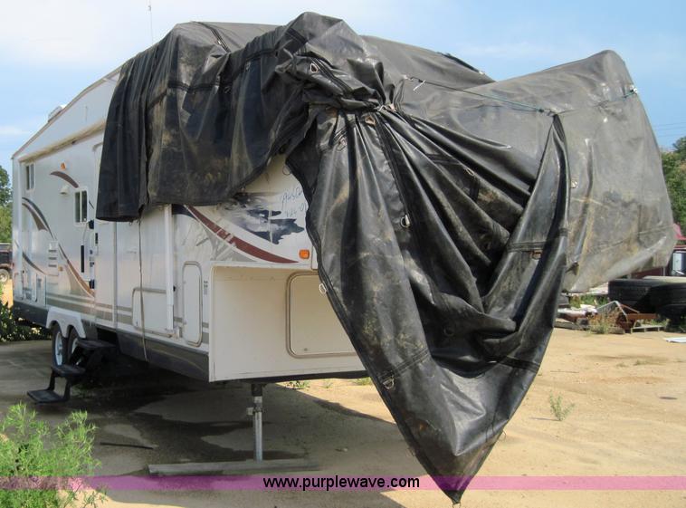 image for item 4474 2007 Jayco Jay Flight fifth wheel travel trailer