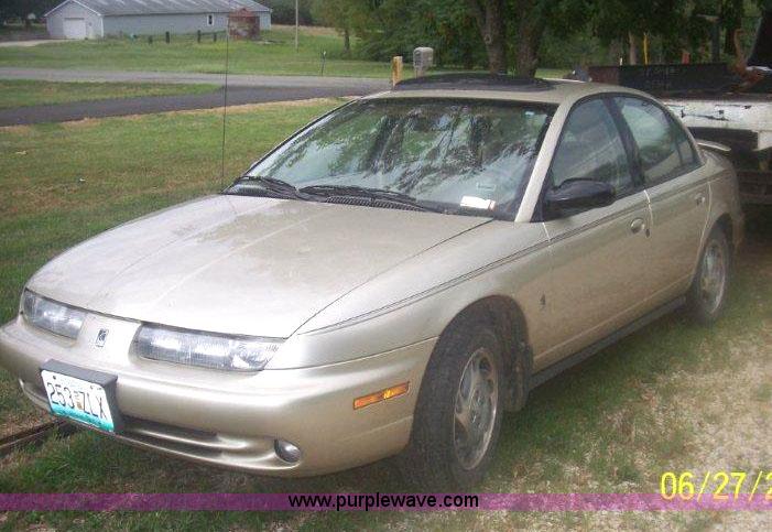 image for item 1001 1997 Saturn S-Series SL2