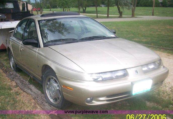 image for item 1001 1997 Saturn S-Series SL2