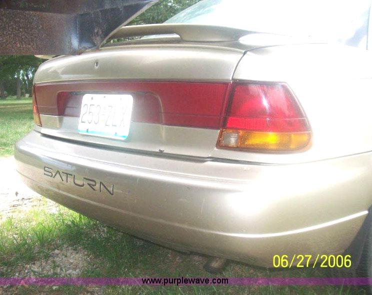 image for item 1001 1997 Saturn S-Series SL2