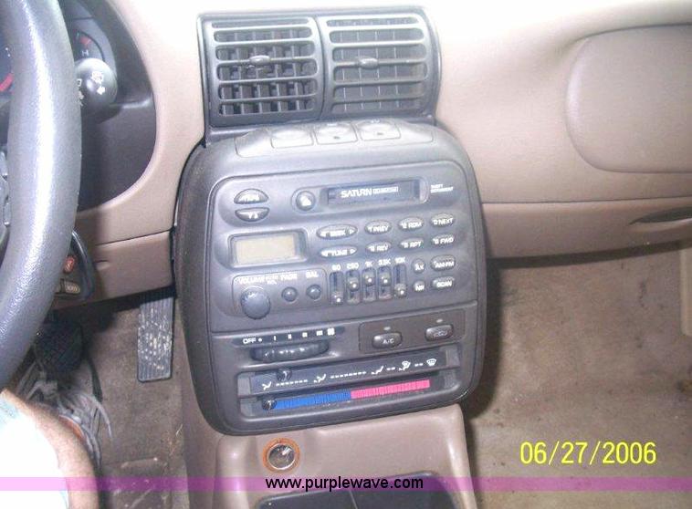 image for item 1001 1997 Saturn S-Series SL2