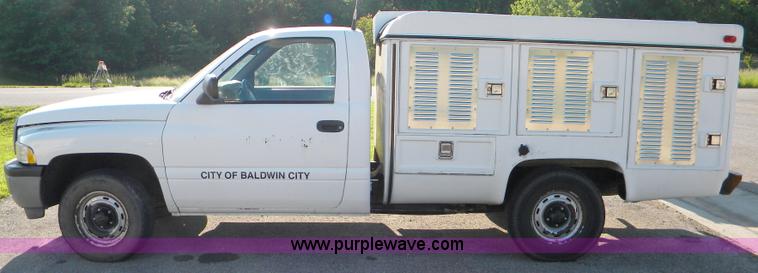 image for item 1575 1996 Dodge Ram 1500 pickup truck