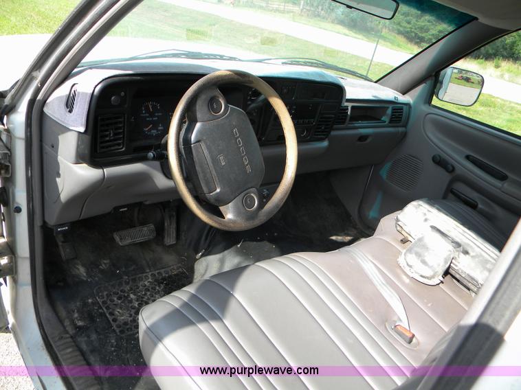 image for item 1575 1996 Dodge Ram 1500 pickup truck