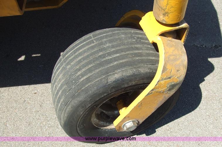 image for item 2000 Excell 3200 Hustler riding mower