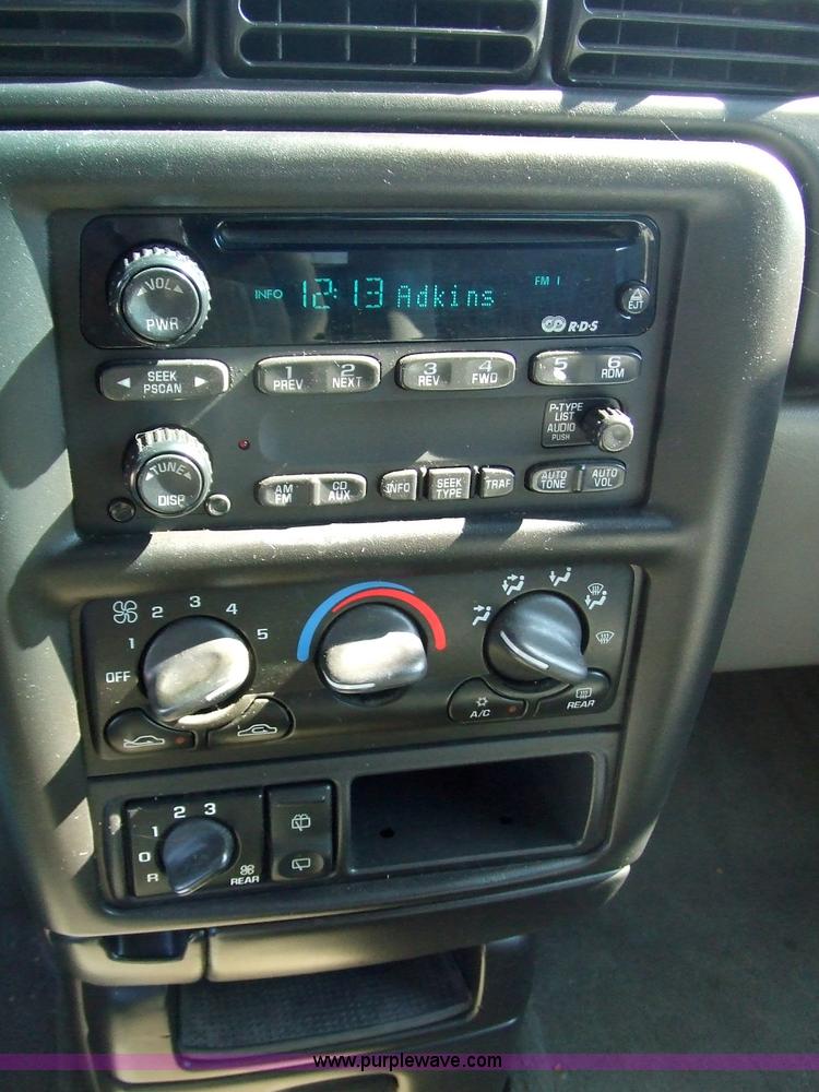 image for item 2001 2000 Chevrolet Venture mini van