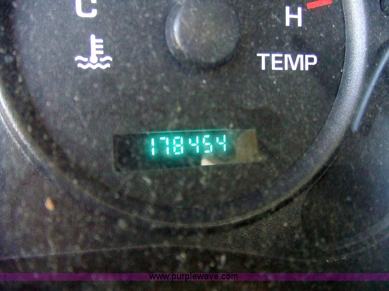 image for item 2001 2000 Chevrolet Venture mini van