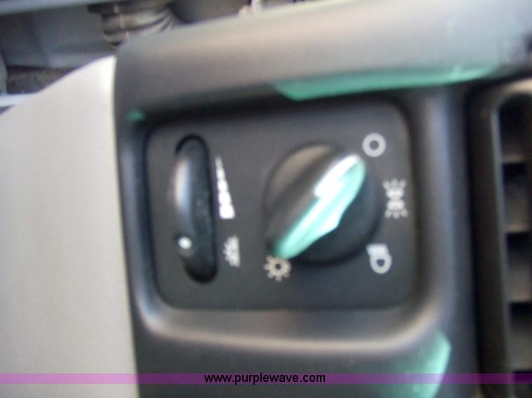 image for item 2001 2000 Chevrolet Venture mini van