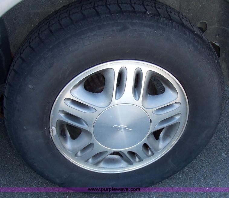 image for item 2001 2000 Chevrolet Venture mini van