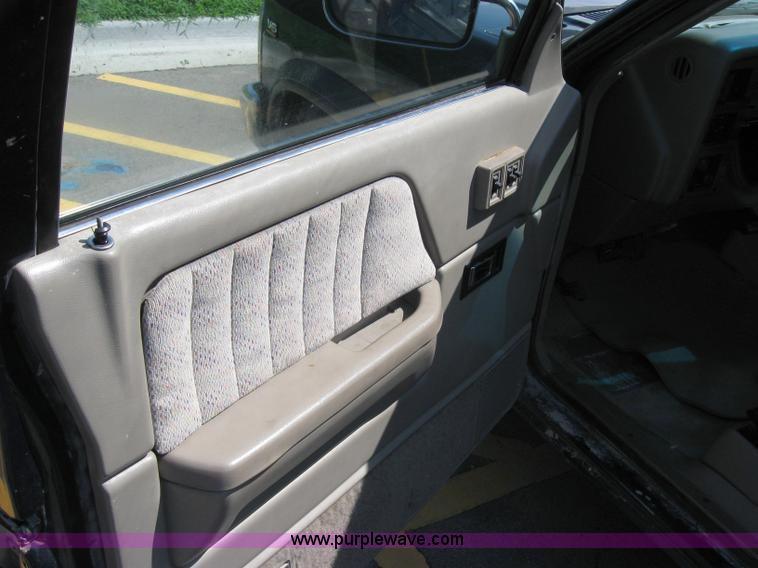 image for item 2619 1996 Dodge Dakota pickup truck