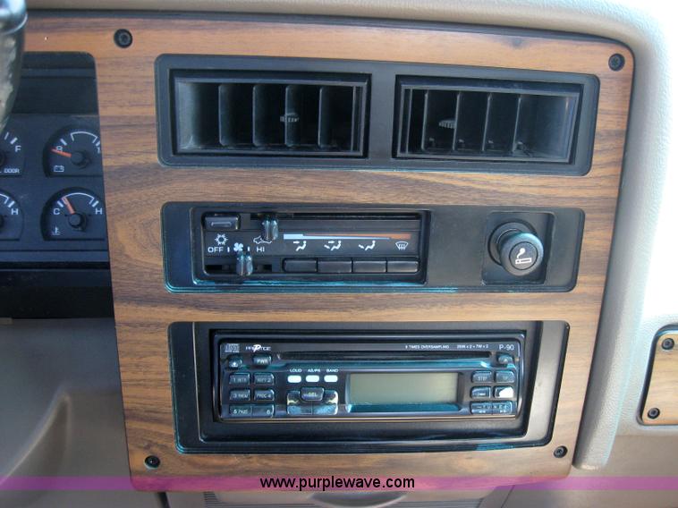 image for item 2619 1996 Dodge Dakota pickup truck