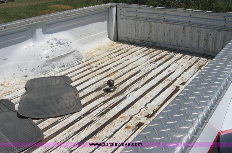 image for item 2651 1995 Ford F350 pickup truck