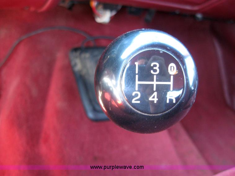 image for item 2651 1995 Ford F350 pickup truck