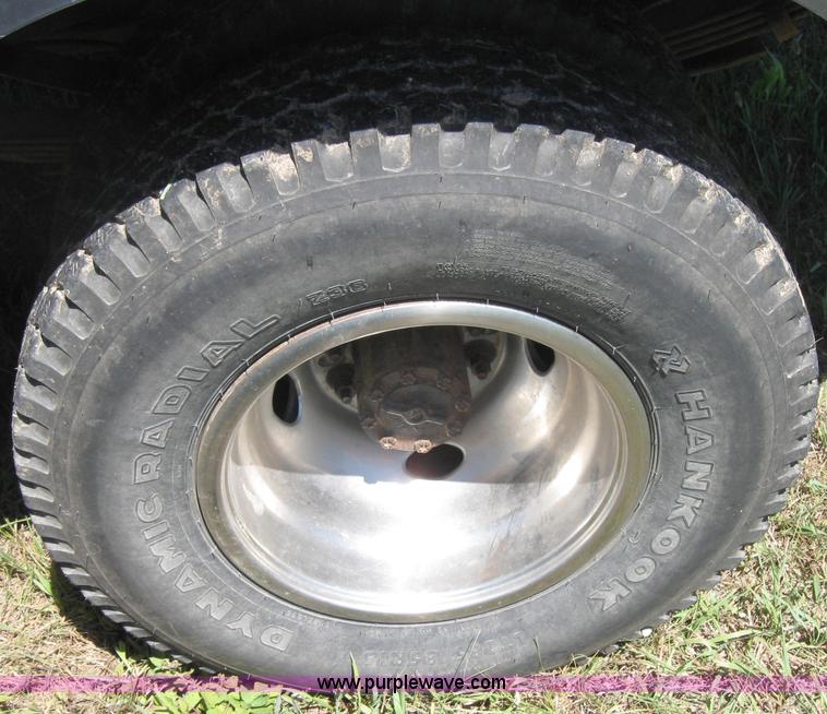 image for item 2651 1995 Ford F350 pickup truck