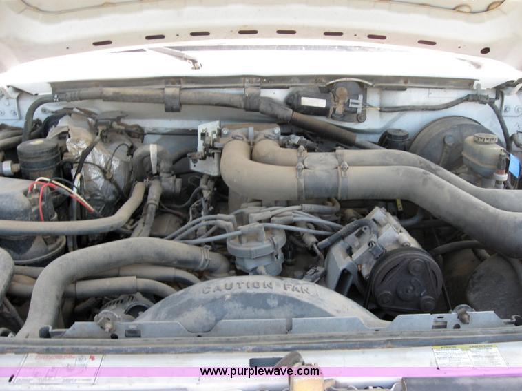 image for item 2651 1995 Ford F350 pickup truck