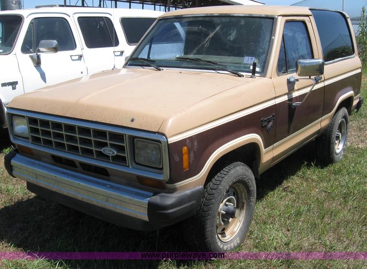 image for item 2652 1984 Ford Bronco II
