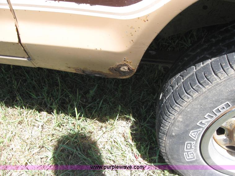 image for item 2652 1984 Ford Bronco II