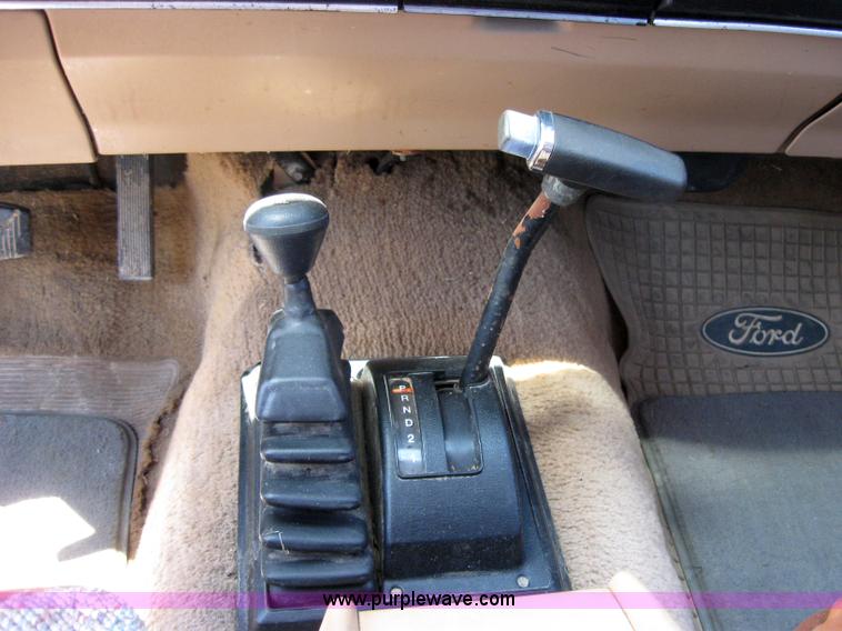 image for item 2652 1984 Ford Bronco II