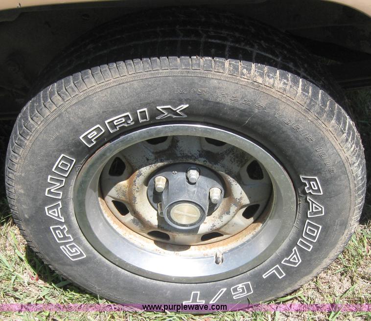 image for item 2652 1984 Ford Bronco II