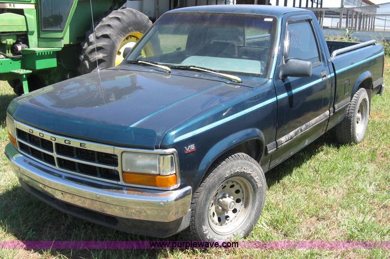 image for item 2654 1994 Dodge Dakota Mark III pickup truck