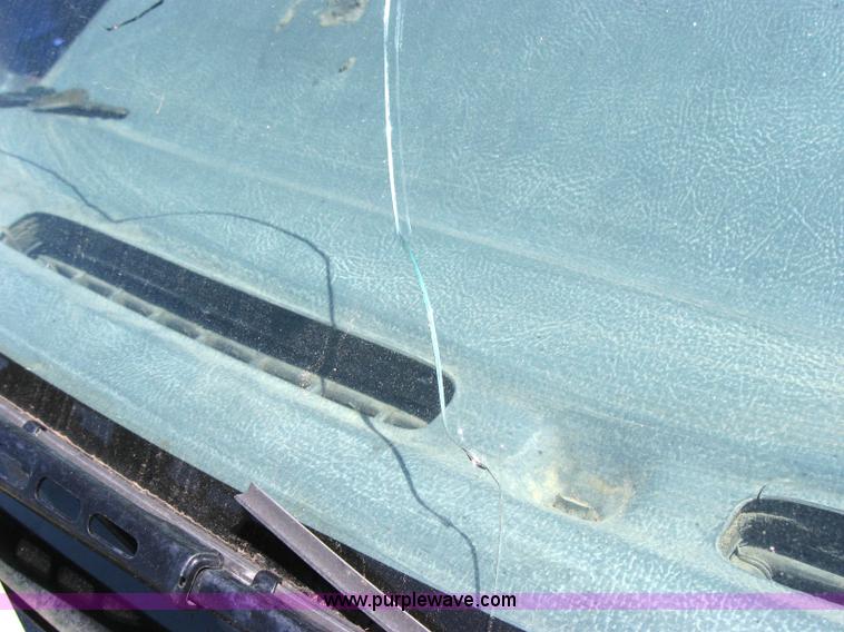 image for item 2654 1994 Dodge Dakota Mark III pickup truck