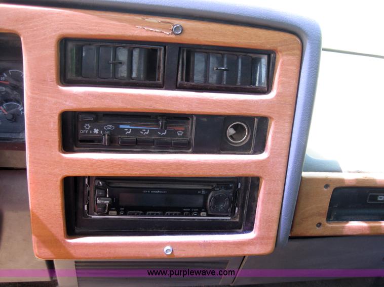 image for item 2654 1994 Dodge Dakota Mark III pickup truck