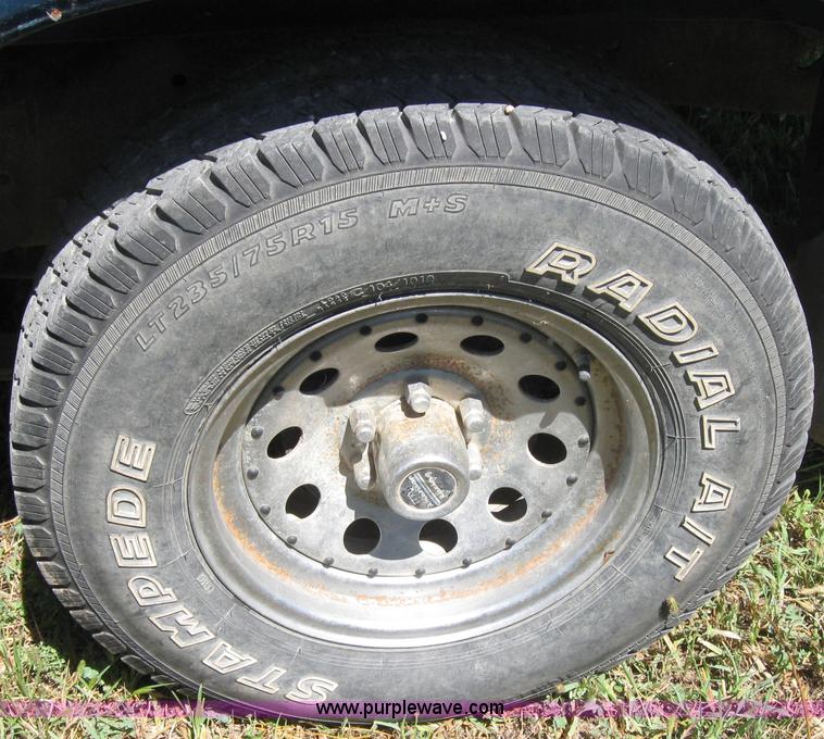 image for item 2654 1994 Dodge Dakota Mark III pickup truck