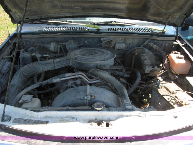 image for item 2654 1994 Dodge Dakota Mark III pickup truck