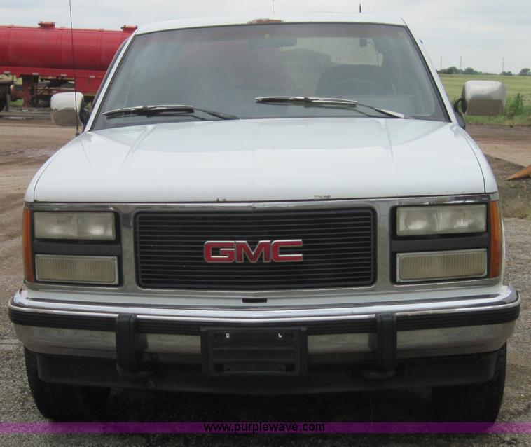 image for item 4093 1993 GMC 1500 Sierra SLE extended-cab pickup