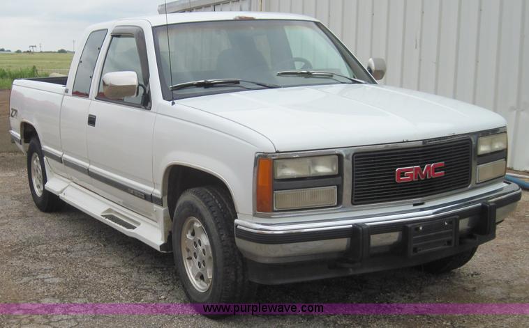 image for item 4093 1993 GMC 1500 Sierra SLE extended-cab pickup