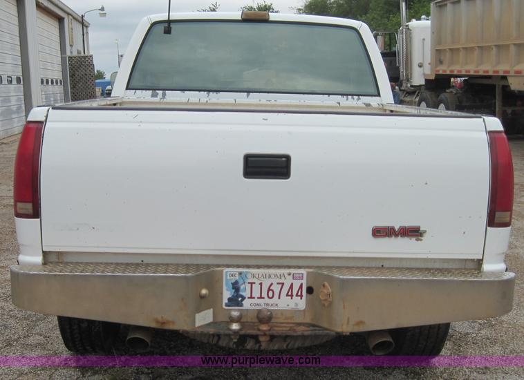 image for item 4093 1993 GMC 1500 Sierra SLE extended-cab pickup