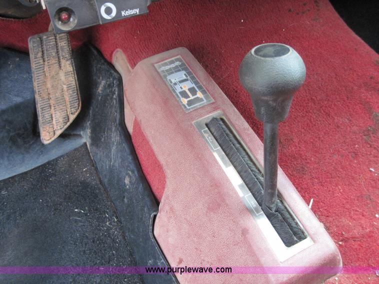 image for item 4093 1993 GMC 1500 Sierra SLE extended-cab pickup