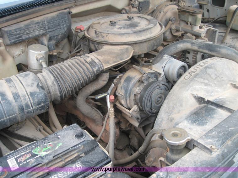 image for item 4093 1993 GMC 1500 Sierra SLE extended-cab pickup