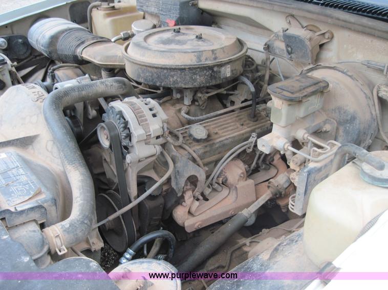 image for item 4093 1993 GMC 1500 Sierra SLE extended-cab pickup