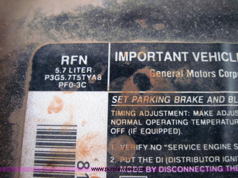 image for item 4093 1993 GMC 1500 Sierra SLE extended-cab pickup