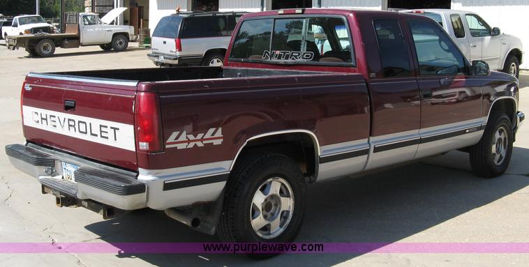 image for item 4808 1995 Chevrolet K1500 Silverado extended cab pickup truck