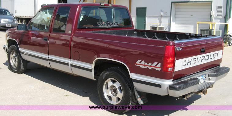 image for item 4808 1995 Chevrolet K1500 Silverado extended cab pickup truck