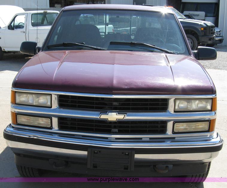image for item 4808 1995 Chevrolet K1500 Silverado extended cab pickup truck