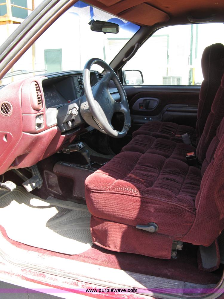 image for item 4808 1995 Chevrolet K1500 Silverado extended cab pickup truck