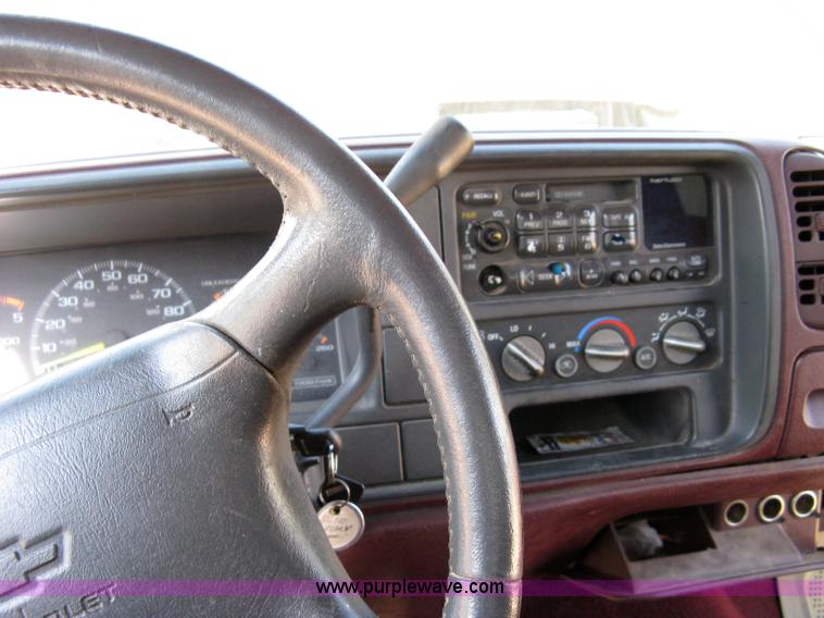 image for item 4808 1995 Chevrolet K1500 Silverado extended cab pickup truck