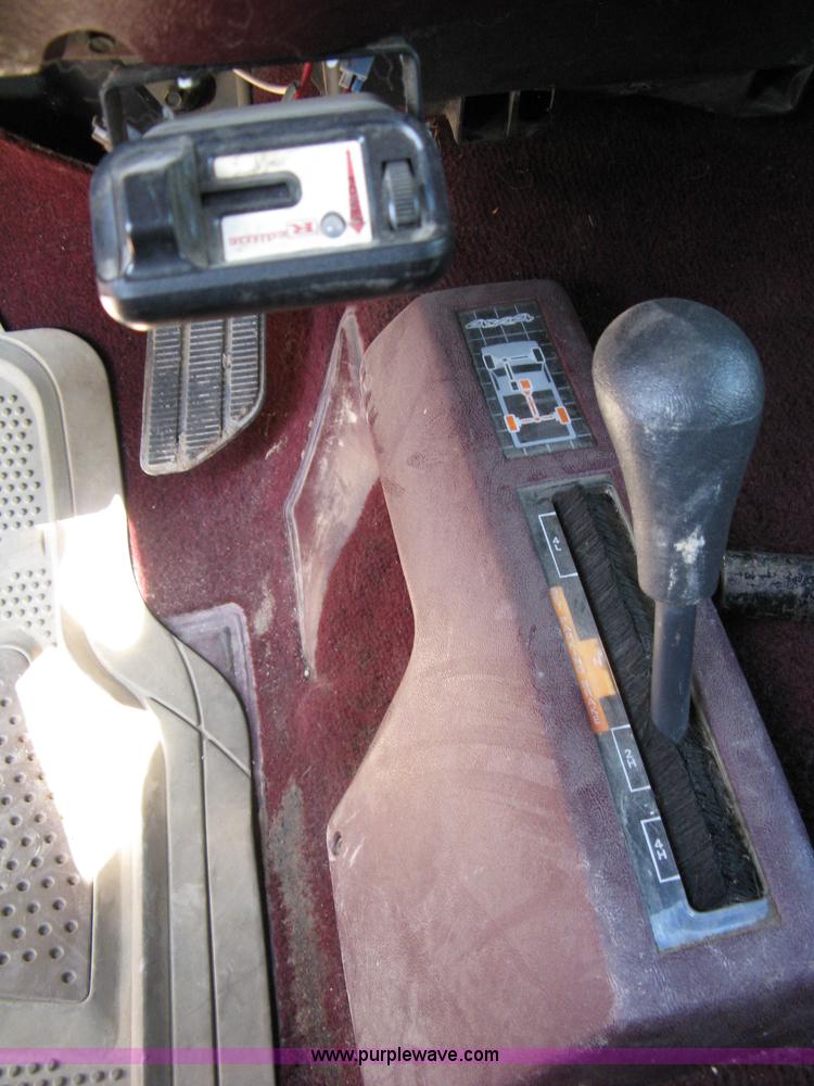 image for item 4808 1995 Chevrolet K1500 Silverado extended cab pickup truck