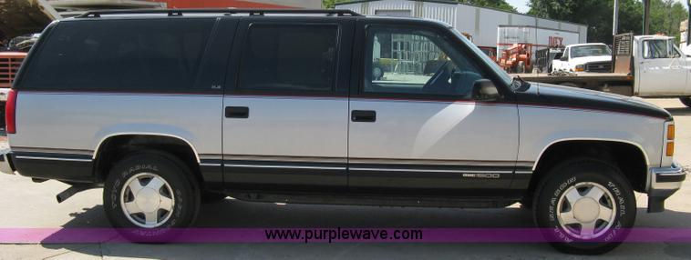 image for item 4809 1996 GMC K1500 Suburban