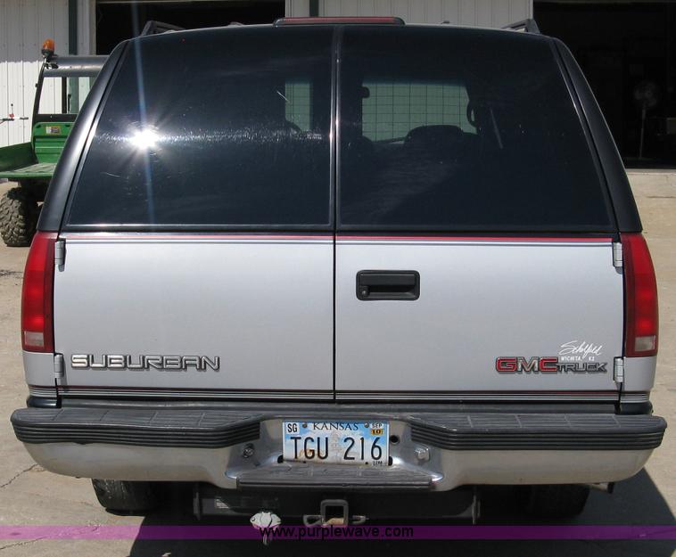 image for item 4809 1996 GMC K1500 Suburban