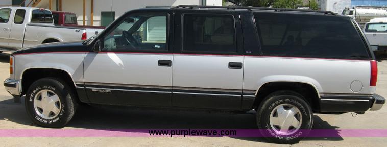 image for item 4809 1996 GMC K1500 Suburban