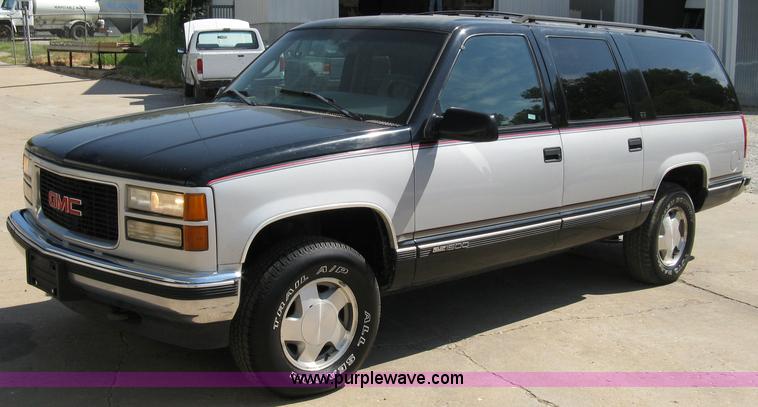 image for item 4809 1996 GMC K1500 Suburban
