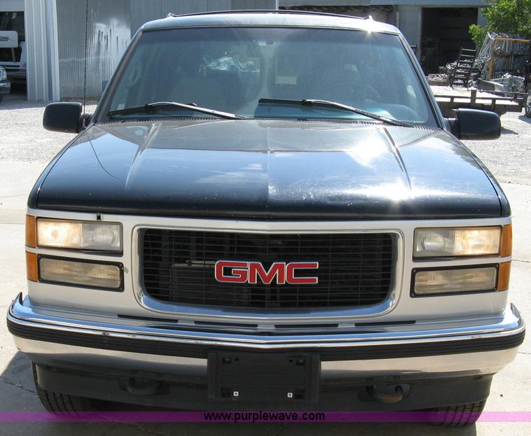 image for item 4809 1996 GMC K1500 Suburban