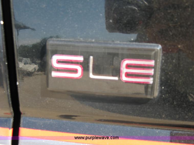 image for item 4809 1996 GMC K1500 Suburban