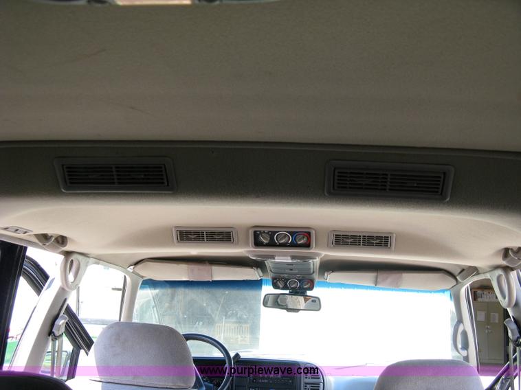 image for item 4809 1996 GMC K1500 Suburban